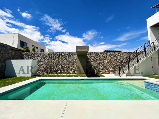 RESIDENCIA para Venta en Juárez - 4